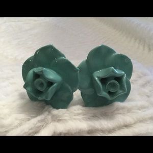 Anthropologie Flower Knobs (2)